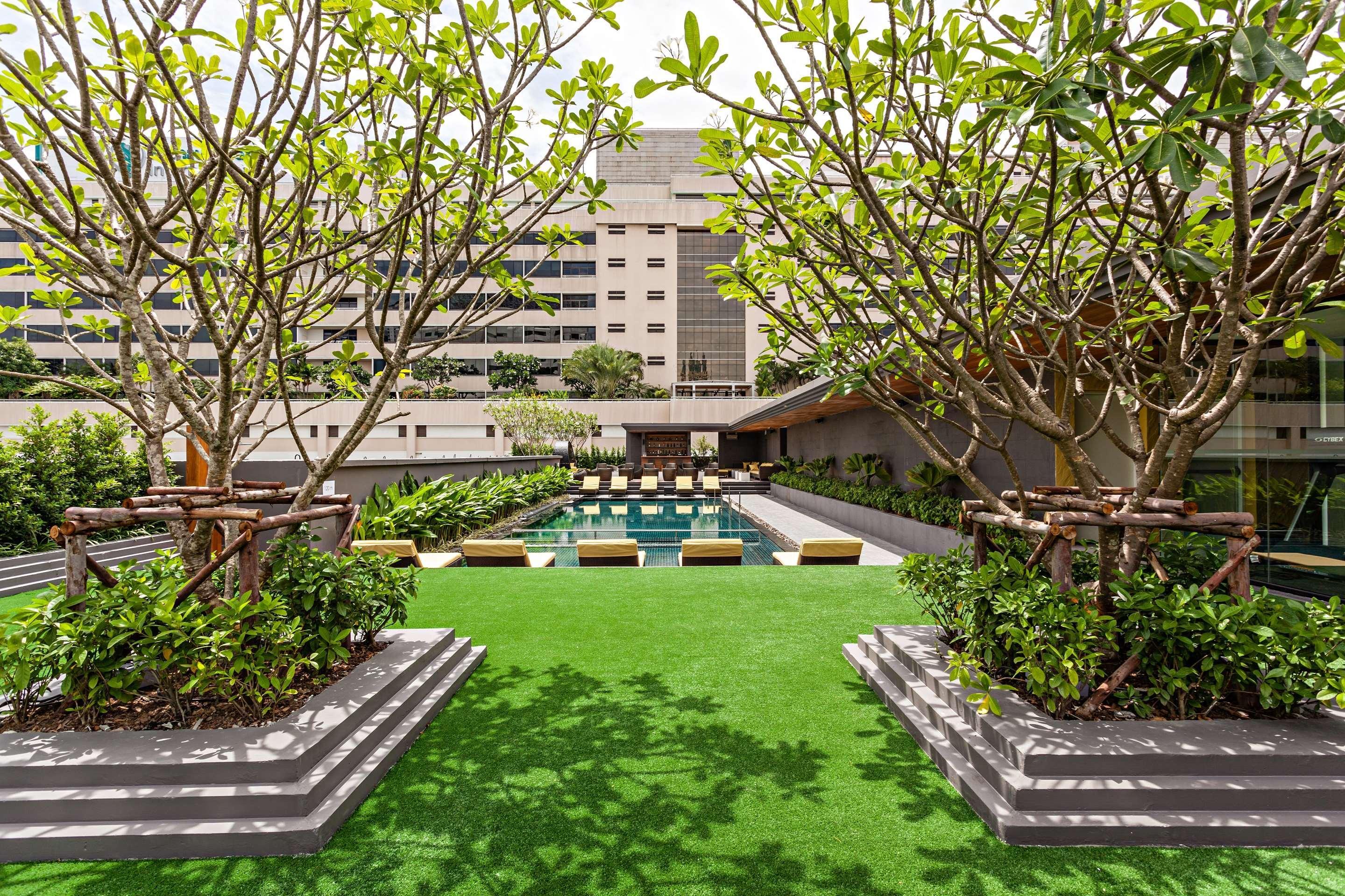 Hyatt Place Bangkok Sukhumvit 1 Exterior photo