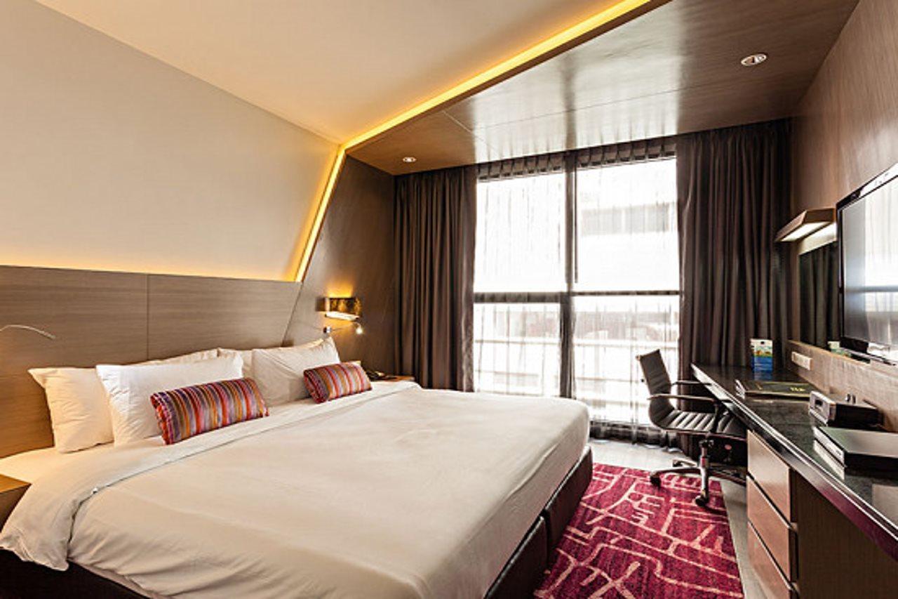 Hyatt Place Bangkok Sukhumvit 1 Exterior photo