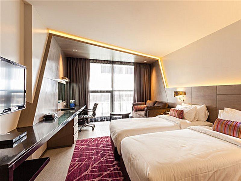 Hyatt Place Bangkok Sukhumvit 1 Exterior photo