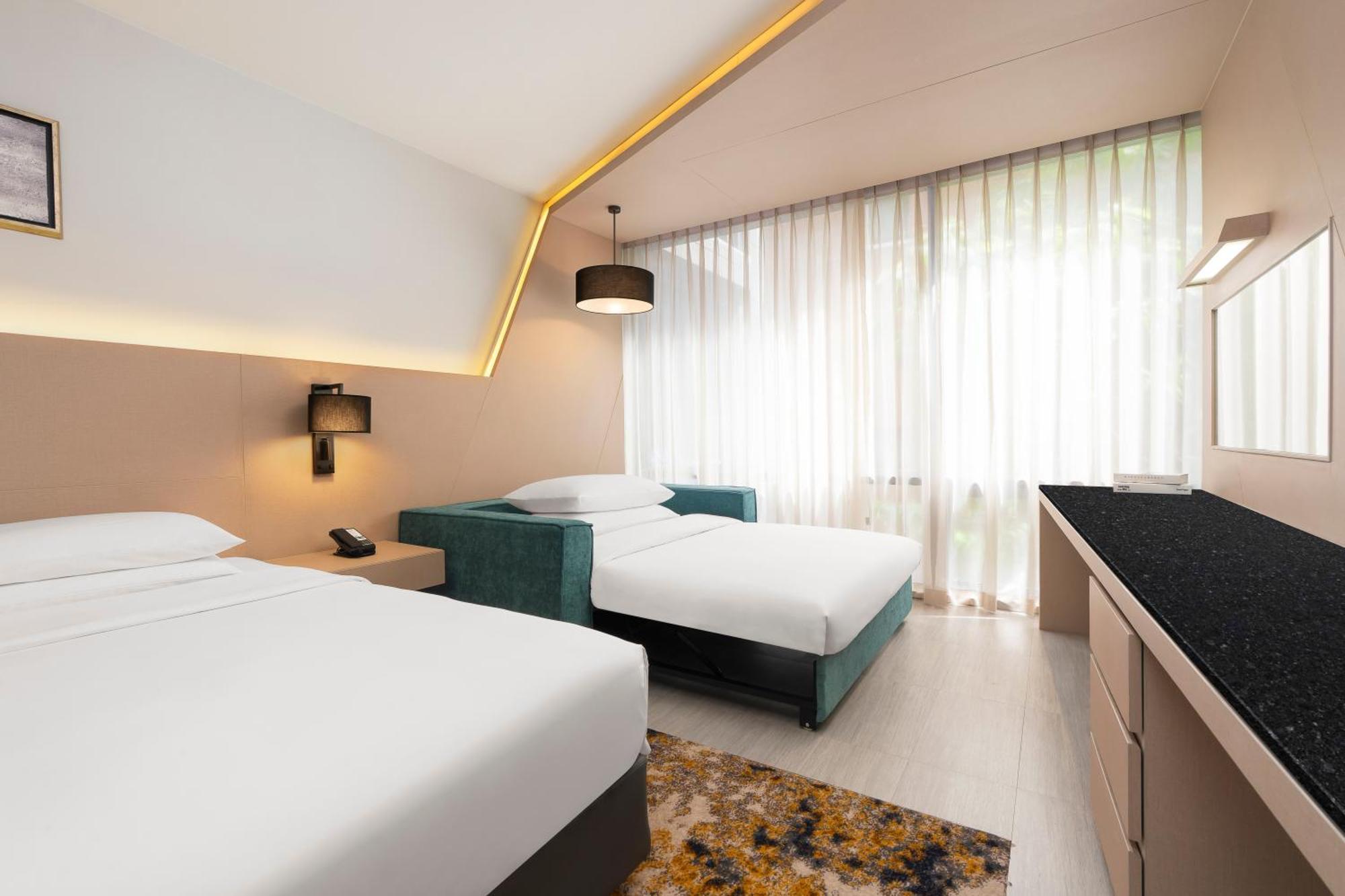 Hyatt Place Bangkok Sukhumvit 1 Exterior photo