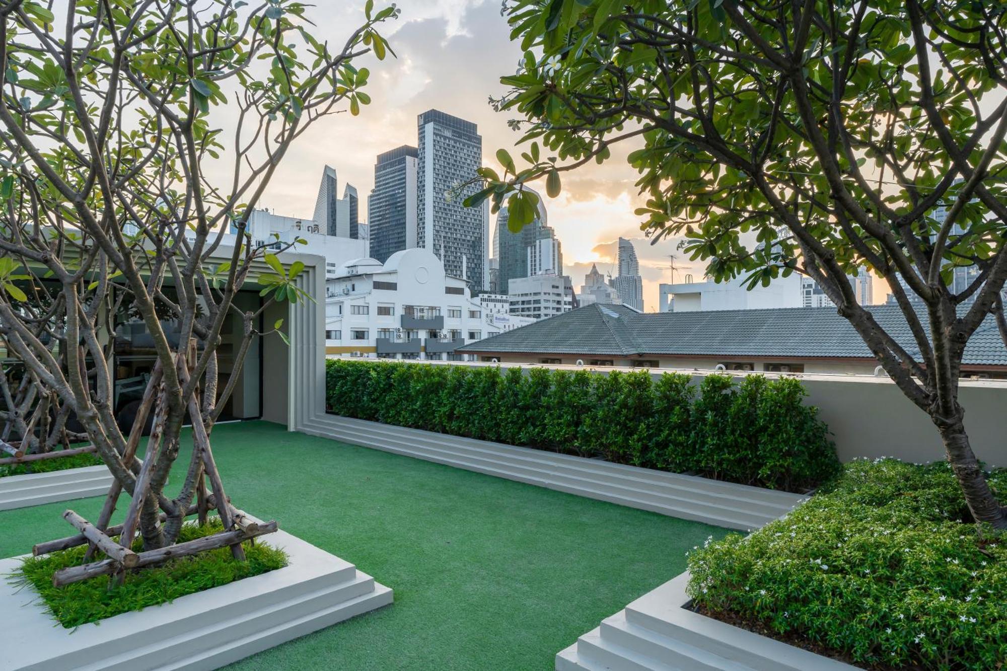 Hyatt Place Bangkok Sukhumvit 1 Exterior photo